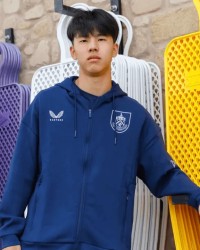 kaiyun-伯恩利官方：签下19岁中国前锋张家鸣，他将效力U21队